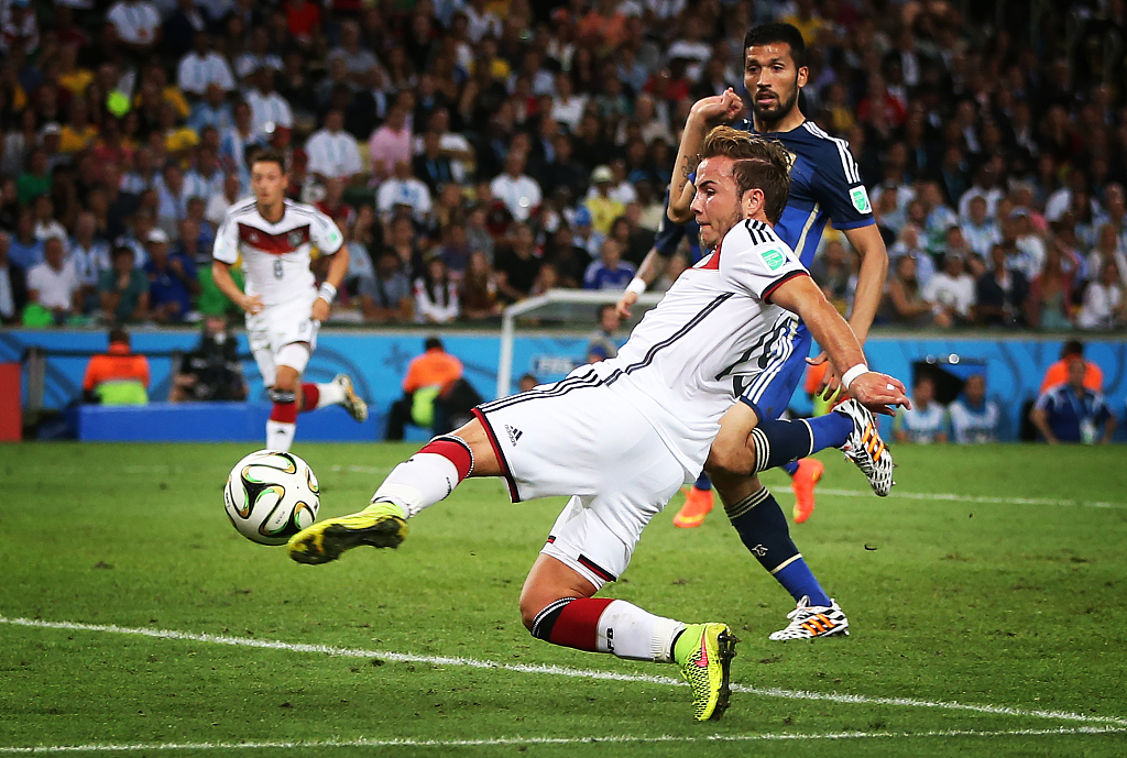 Mario Gotze scores the winner during the World Cup final between Germany and Argentina at The Maracana Stadium in Rio de Janeiro, Brazil, July 13, 2014. /CFP