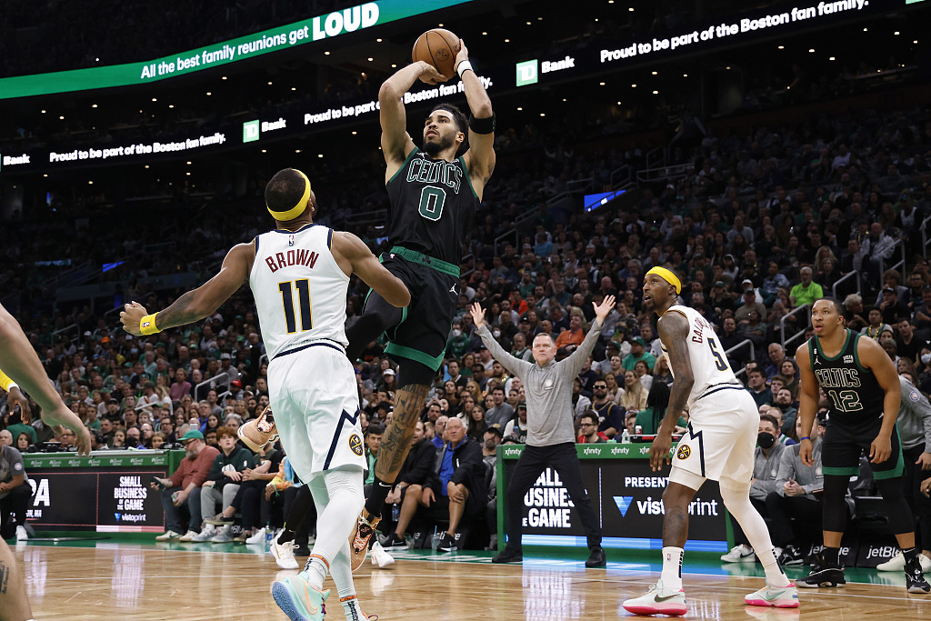 Jayson Tatum (#0) of the Boston Celtics shoots in the game against the Denver Nuggets at TD Garden in Boston, Massachusetts, November 11, 2022. /CFP