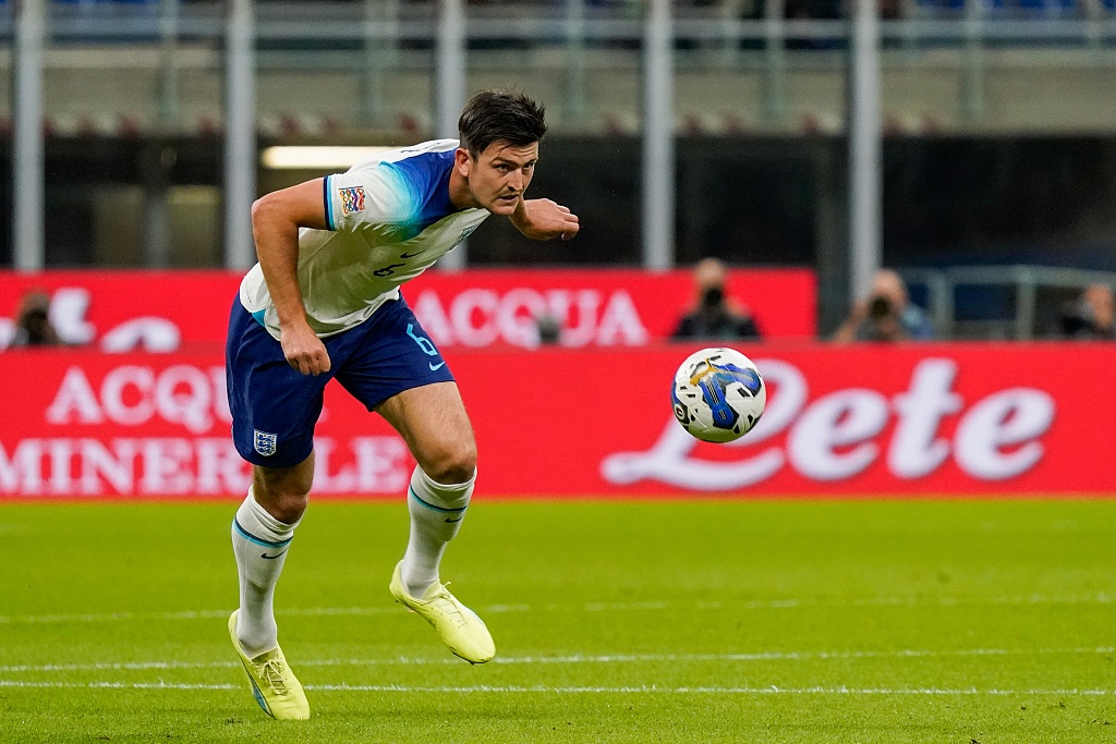 Harry Maguire of England heads the ball in the UEFA Nations League game against Italy at Giuseppe Meazza Stadium in Milan, Italy, September 23, 2022. /CFP