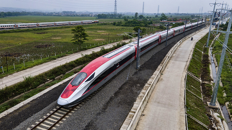 The electric multiple units are being tested for hot-running on the Jakarta-Bandung High-Speed Railway trial section in Bandung, Indonesia, November 9, 2022. /CFP