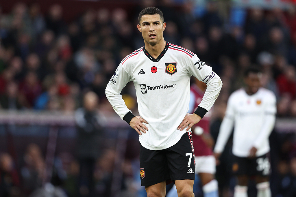 Cristiano Ronaldo of Manchester United in frustration during their Premier League defeat to Aston Villa at Villa Park in Birmingham, England, November 6, 2022. /CFP