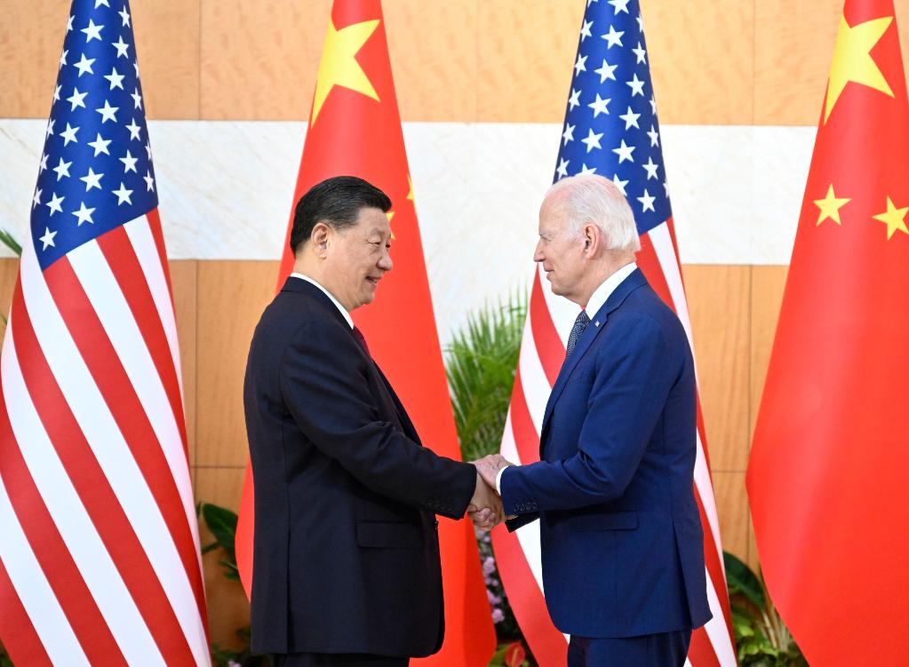 Chinese President Xi Jinping (L) meets with U.S. President Joe Biden in Bali, Indonesia, November 14, 2022. /Xinhua
