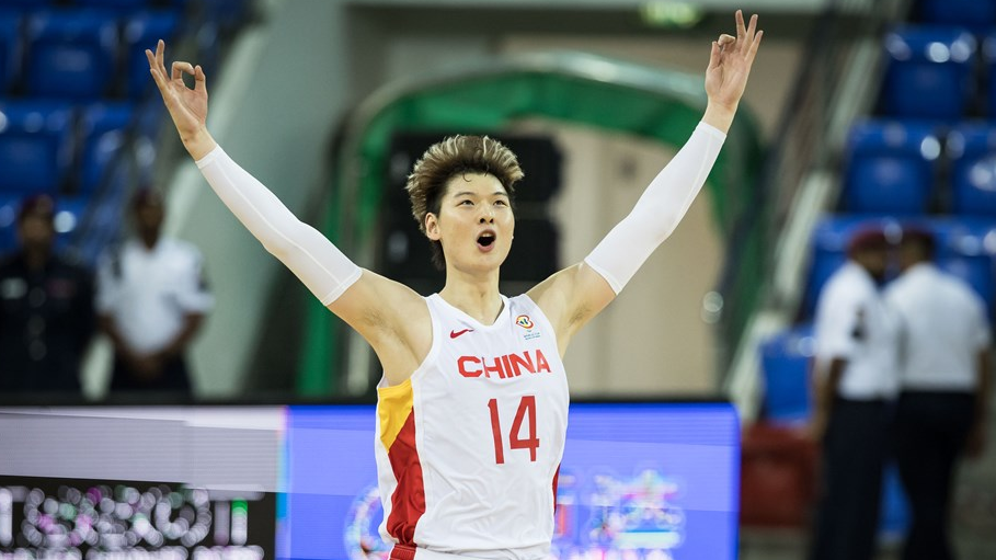China's Wang Zhelin celebrates after their win over Bahrain at the FIBA Basketball World Cup Asian qualifiers in Manama, Bahrain, November 14, 2022. /CFP