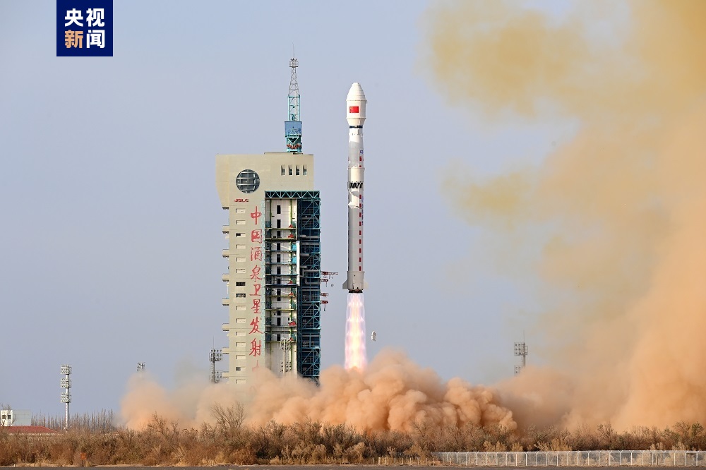 A Long March-4C rocket carrying a remote sensing satellite of the Yaogan-34 series blasts off from Jiuquan Satellite Launch Center, Northwest China, November 15, 2022. /CMG