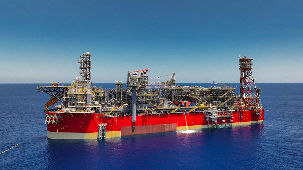 An Energean Floating production storage and offloading (FPSO) ship in the Karish field, an offshore gas field in the Mediterranean sea which is claimed by Israel and partly by Lebanon. Israel is preparing to activate an offshore gas field near its disputed maritime border with Lebanon, aiming to boost energy exports to Europe but risking further tensions with its northern neighbor, September 20, 2022. /AFP