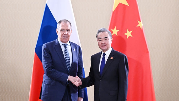 Chinese State Councilor and Foreign Minister Wang Yi (R) meets with Russian Foreign Minister Sergei Lavrov on the sidelines of the G20 Summit in Bali, Indonesia, November 15, 2022. /Chinese Foreign Ministry