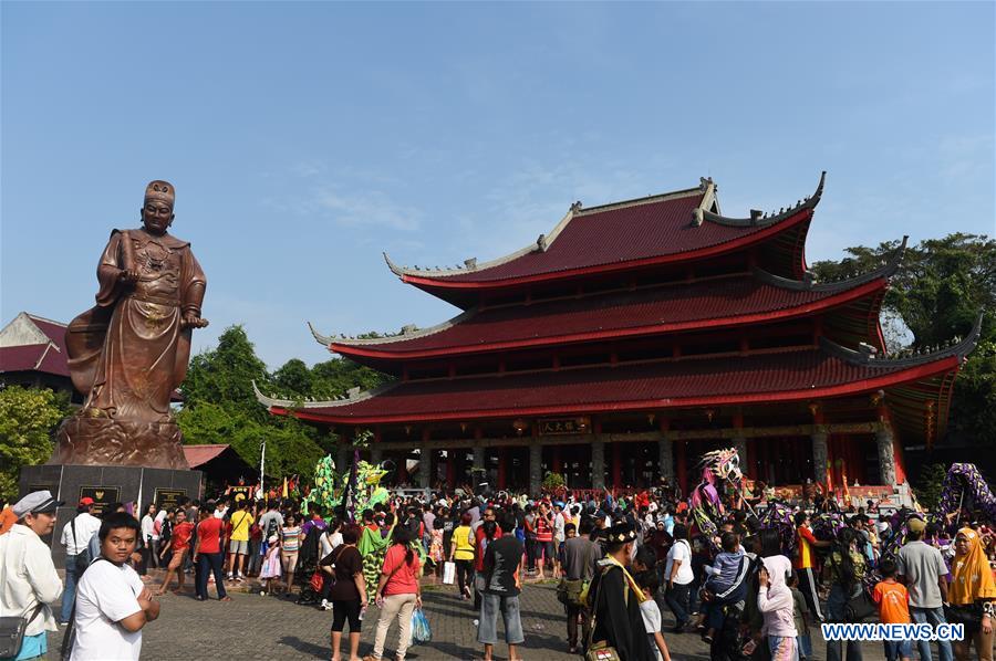 A ceremony held to commemorate the arrival of Chinese Ming Dynasty (1368-1644) navigator Zheng He at Sam Poo Kong Temple in Semarang, Indonesia, July 31, 2016, /Xinhua