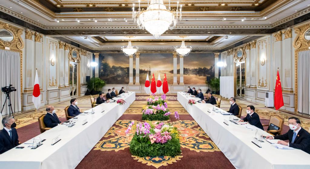 Chinese President Xi Jinping meets with Japanese Prime Minister Fumio Kishida in Bangkok, Thailand, November 17, 2022. /Xinhua