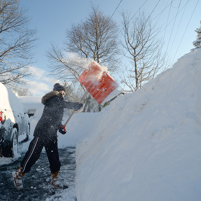 Massive snowfall buries cars and keeps falling in western NY - CGTN