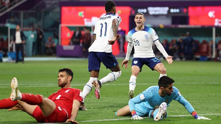 England bolster World Cup title credentials, Bale relishes big stage