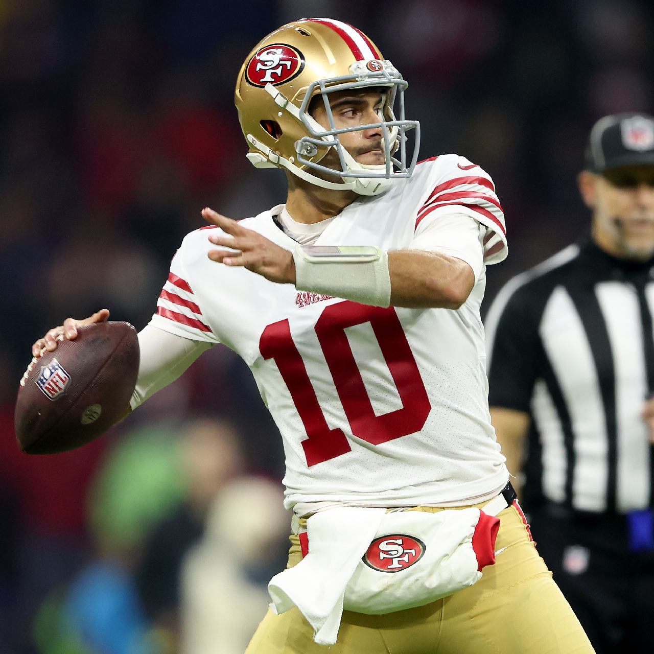 Garoppolo throws 3 TDs, 49ers roll over Bengals 41-17