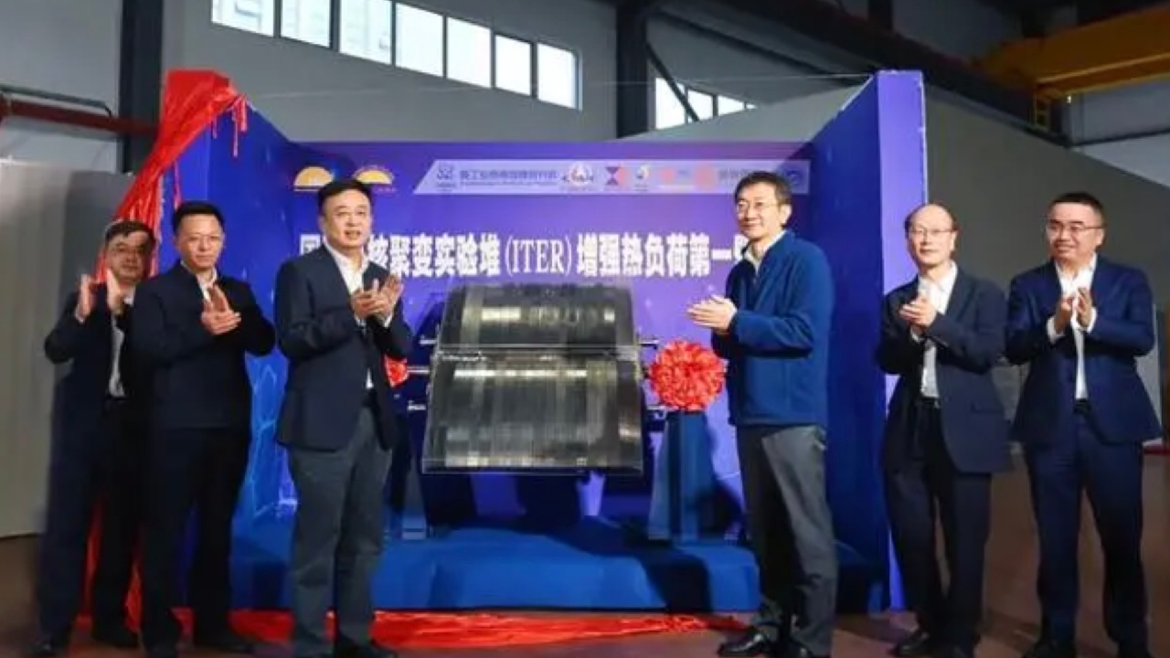 China rolls out core component of world's largest 'artificial sun' - CGTN