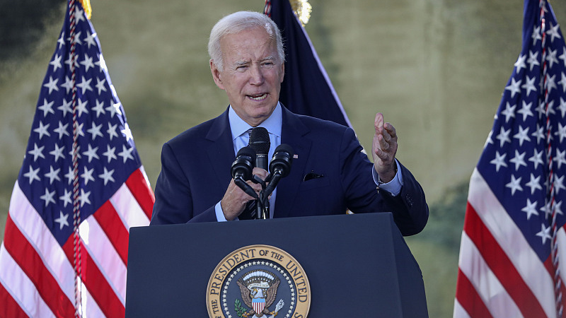 U.S. President Joe Biden speaks with dignitaries and employees at ViaSat in Carlsbad, California, U.S., November 4, 2022. /CFP