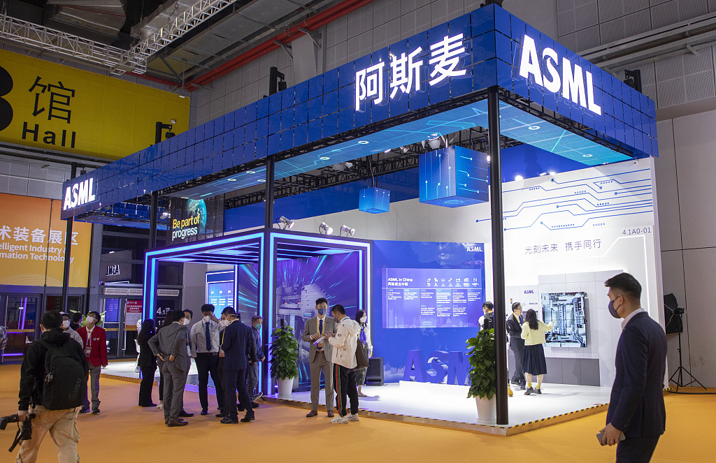 Dutch emiconductor equipment company ASML's booth at the fifth China International Import Expo (CIIE), Shanghai, China, November 5, 2022. According to ASML's fiscal year 2021 annual report, the Chinese mainland is the company's third largest market, accounting for approximately 14.7 percent of its total revenue. /CFP