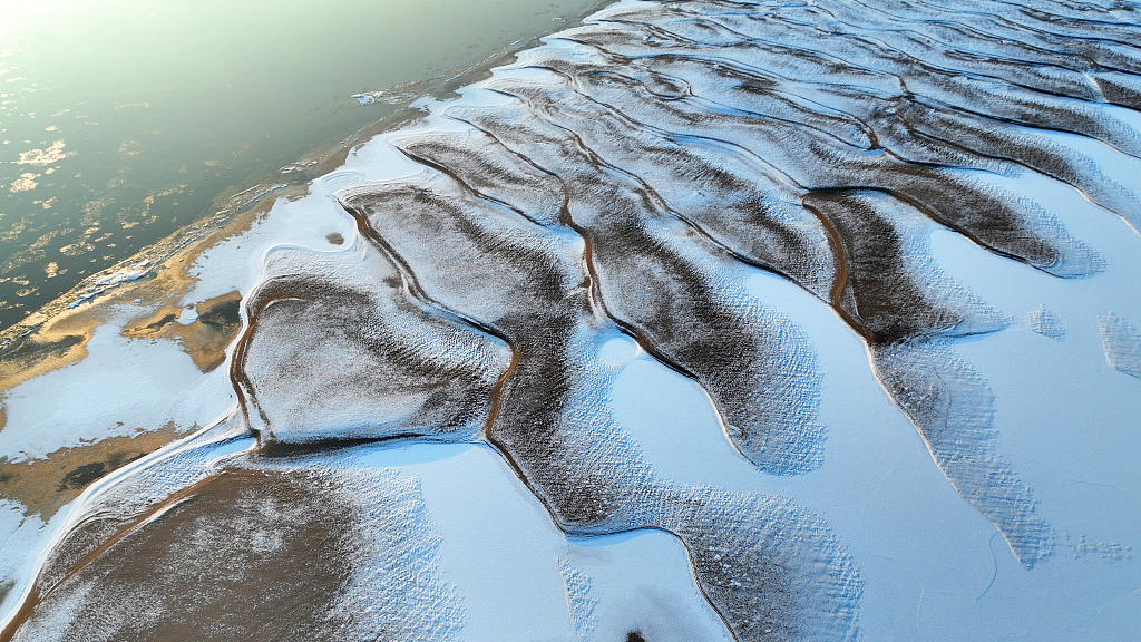 Magnificent ice floes appear on Ussuri River in NE China