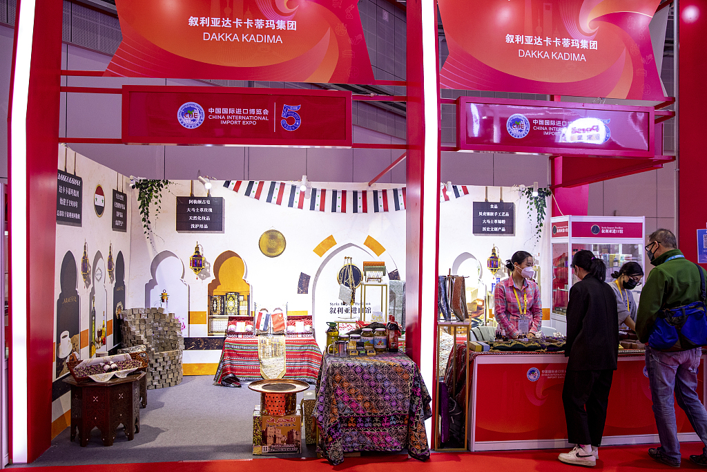 A booth featuring textile and beauty products from Syrian brand Dakka Kadima at the 5th China International Import Expo (CIIE), Shanghai, November 8, 2022. /CFP