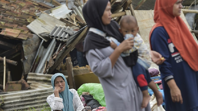 Death toll from Indonesia's quake rises to 310 - Vimarsana News