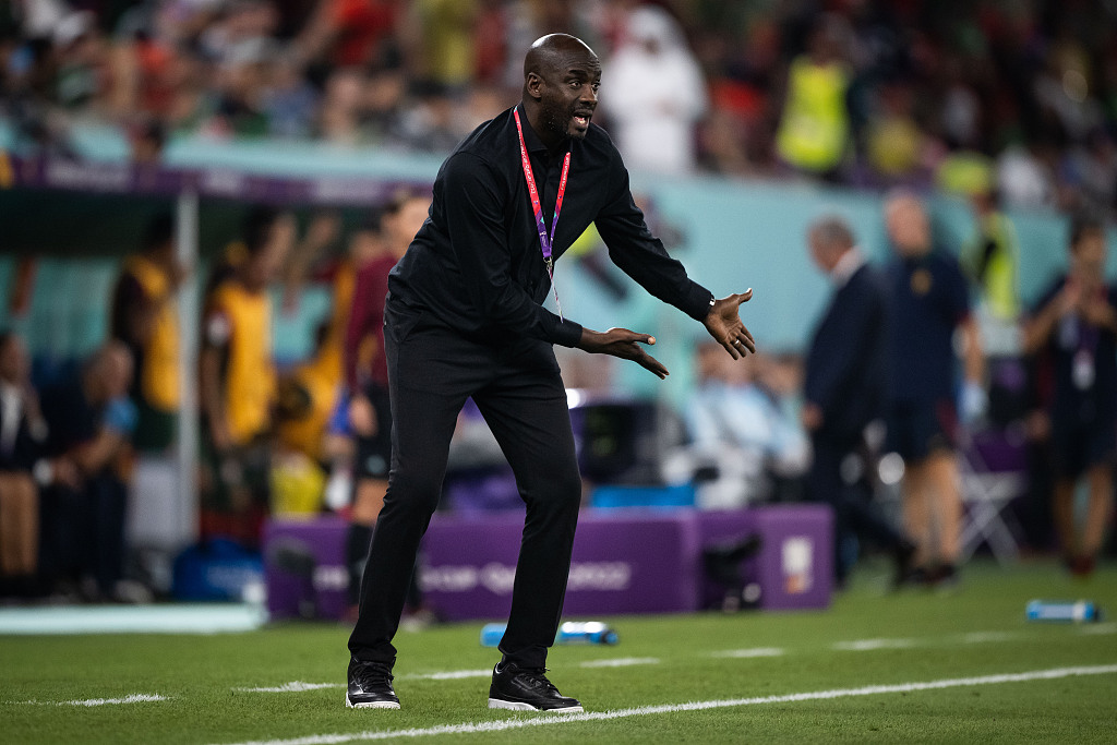 Ghana coach Otto Addo gives his team instructions during their World Cup group clash with Portugal at the Stadium 974 in Doha, Qatar, November 24, 2022. /CFP