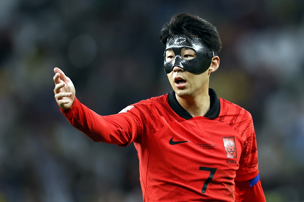 South Korea captain Son Heung-min during their World Cup clash with Uruguay at Education City Stadium in Doha, Qatar, November 24, 2022. /CFP