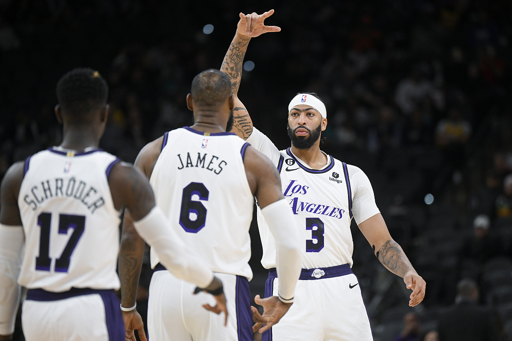 Anthony Davis (#3) of the Los Angeles Lakers reacts after scoring a field goal in the game against the San Anotnio Spurs at AT&T Center in San Antonio, Texas, November 25, 2022. /CFP
