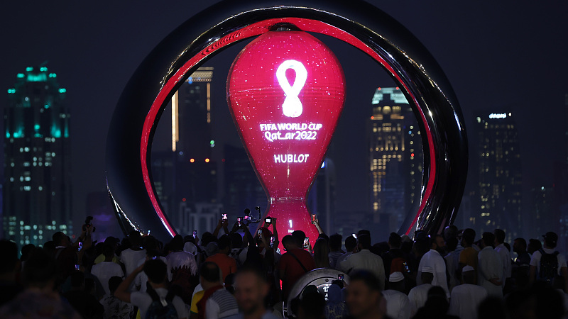 People gather at the Corniche Waterfront ahead of the FIFA World Cup Qatar 2022 in Doha, Qatar, November 19, 2022. /CFP