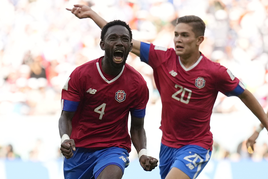 Costa Rica's Keysher Fuller (L) celebrates scoring the only goal of the Qatar 2022 World Cup Group E football match against Japan in Al-Rayyan, Qatar, November 27, 2022. /CFP