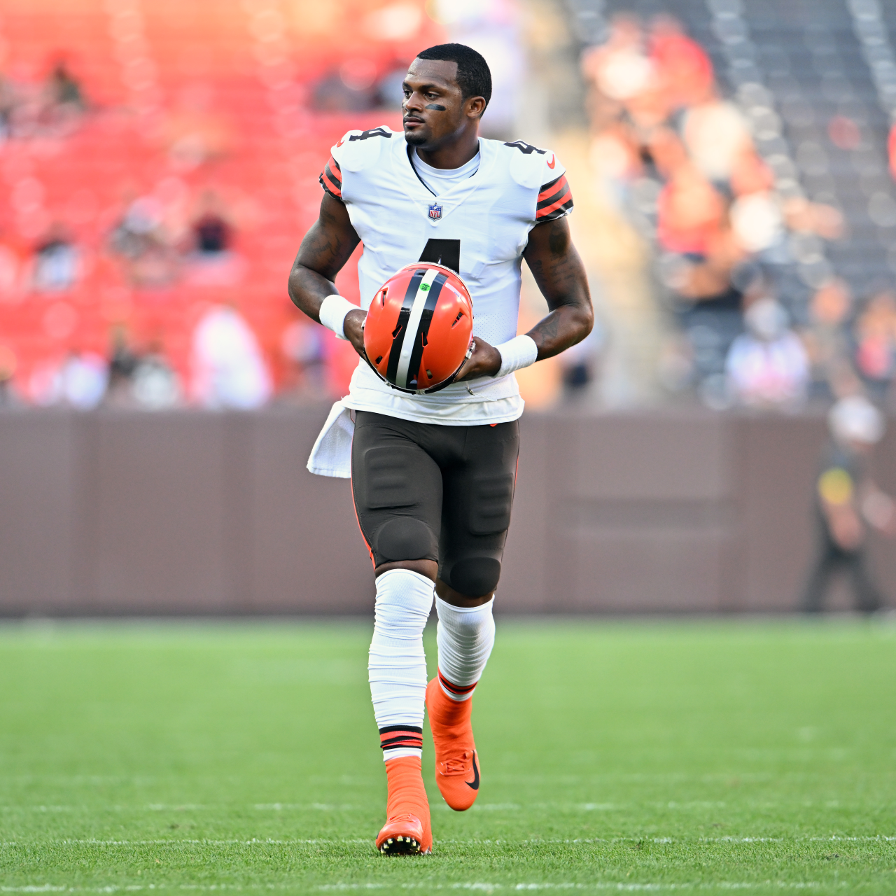 AP source: Deshaun Watson changes mind, joining Browns - KESQ