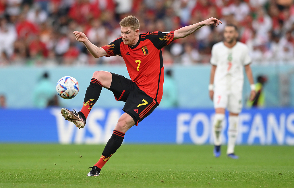 Kevin de Bruyne of Belgium controls the ball in the FIFA World Cup game against Morocco at Al Thumama Stadium in Doha, Qatar, November 27, 2022. /CFP 