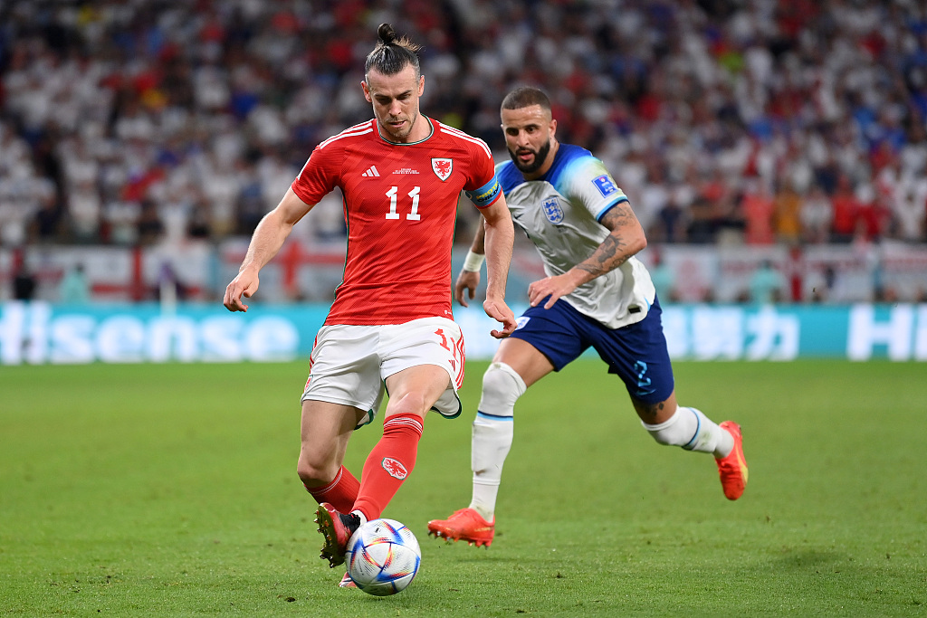 Gareth Bale (#11) of Wales controls the ball in the FIFA World Cup game against England at Ahmad Bin Ali Stadium in Doha, Qatar, November 29, 2022. /CFP
