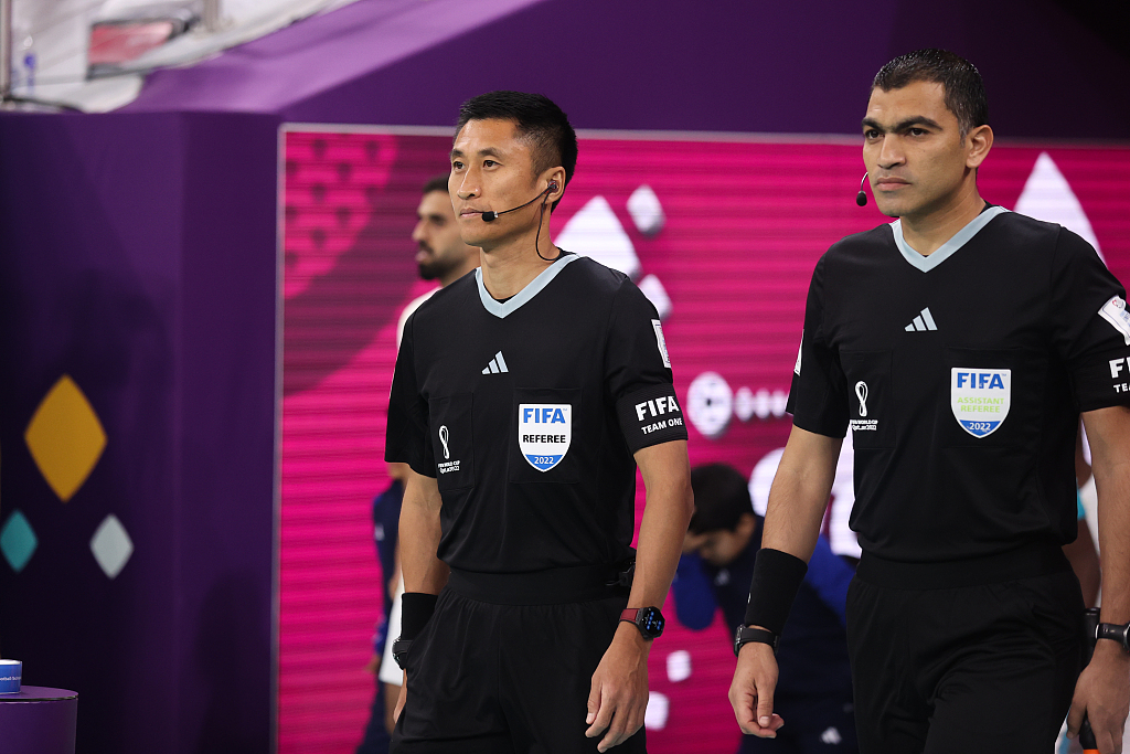 Chinese referee Ma Ning (L) seen during the World Cup match between the Netherlands and Qatar in Al Khor, Qatar, November 29, 2022. /CFP 