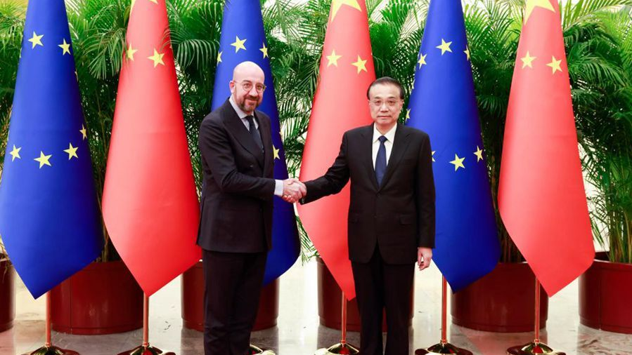 Chinese Premier Li Keqiang (R) meets with President of the European Council Charles Michel at the Great Hall of the People in Beijing, capital of China, December 1, 2022. /Xinhua