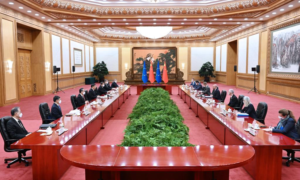 Chinese President Xi Jinping holds talks with visiting President of the European Council Charles Michel at the Great Hall of the People in Beijing, capital of China, Dec. 1, 2022. /Xinhua