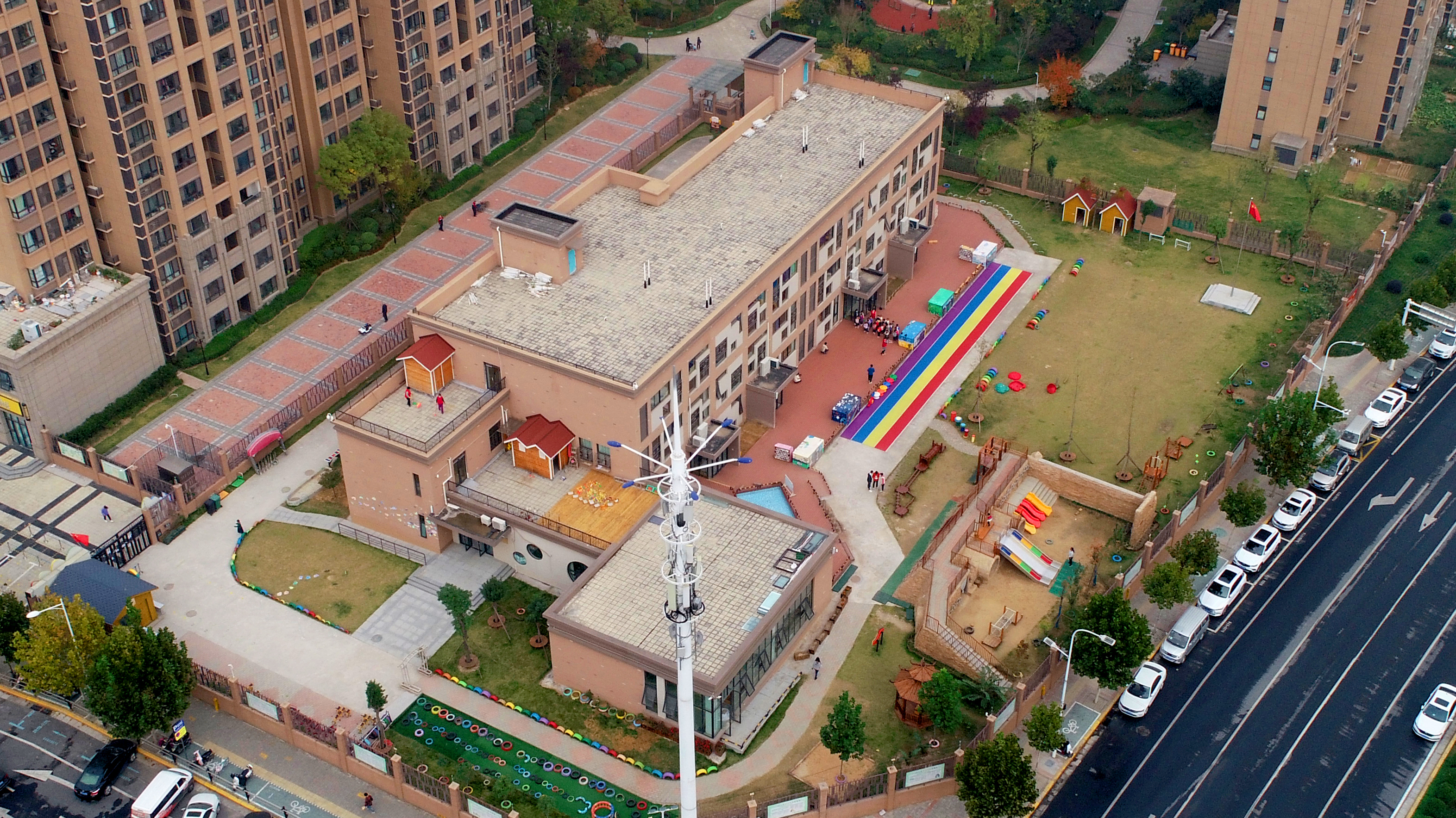 Aerial view of Qisehua Kindergarten in Zhengzhou, Henan Province, China, November 1, 2021. /courtesy of Qisehua Kindergarten