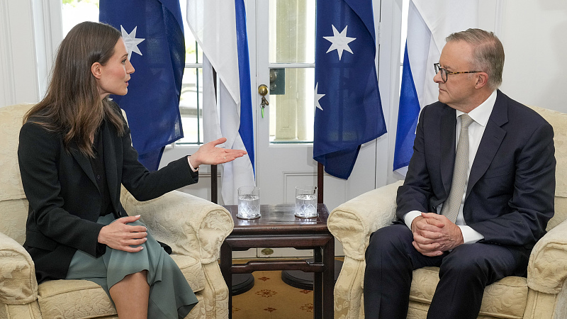 The Prime Minister of Finland Sanna Marin talks with Australian Prime Minister Anthony Albanese at Kirribilli House in Sydney, Australia, December 2, 2022. /CFP
