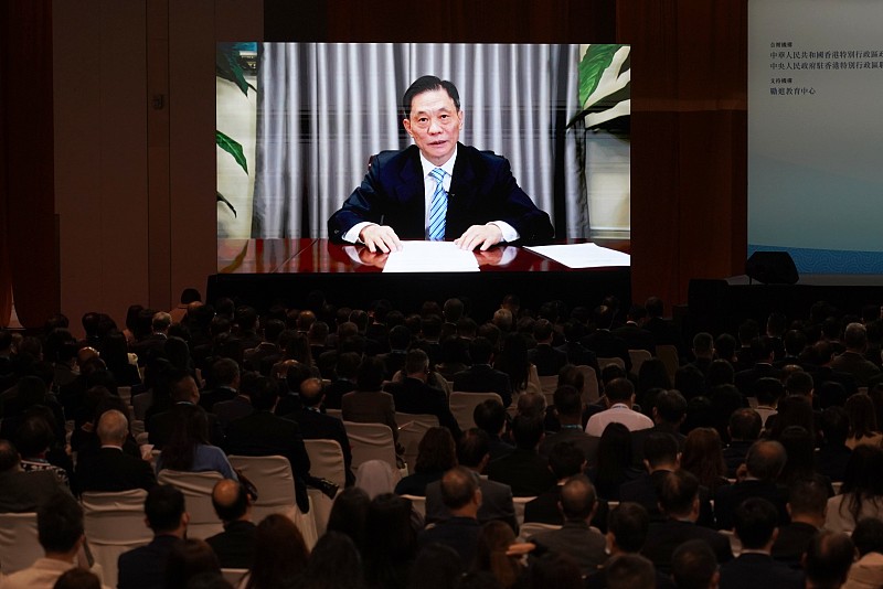 中国港澳研究会会长邓中华发表主旨演讲，2022年12月4日。/中新网