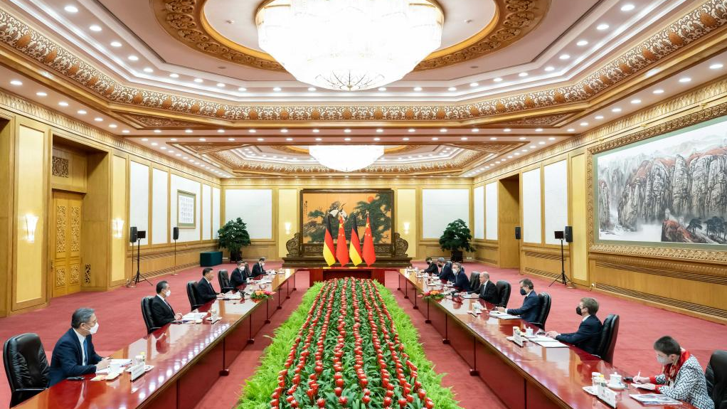Chinese President Xi Jinping meets with German Chancellor Olaf Scholz on his official visit to China at the Great Hall of the People in Beijing, China, November 4, 2022. /Xinhua
