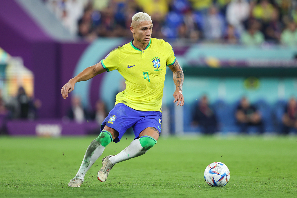 Richarlison of Brazil dribbles during their World Cup clash with Brazil at the Stadium 974 in Doha, Qatar, December 5, 2022. /CFP
