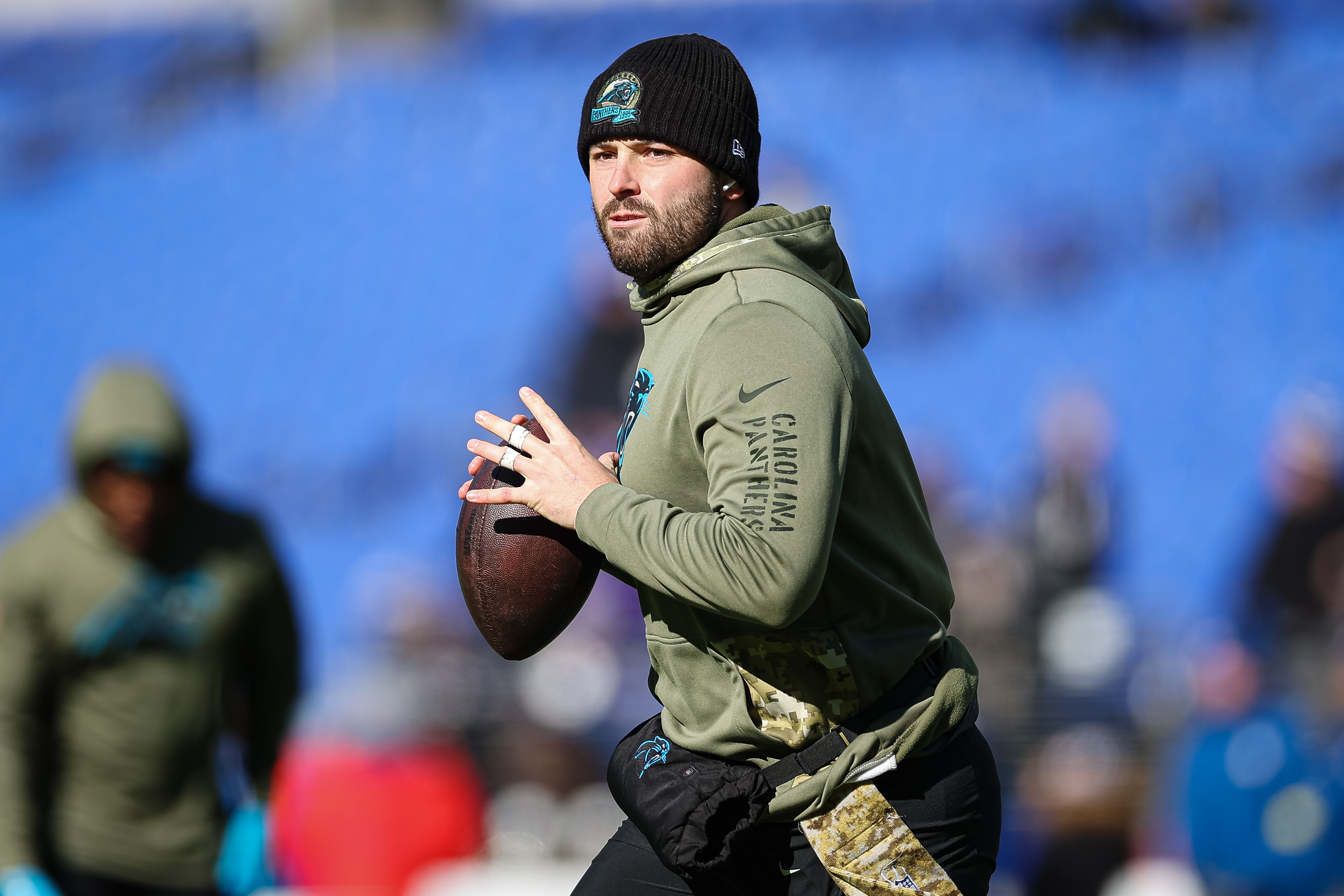 Quarterback Baker Mayfield of the Carolina Panthers warms up ahead of the game against the Baltimore Ravens at M&T Bank Stadium in Baltimore, Maryland, November 20, 2022. /CFP 