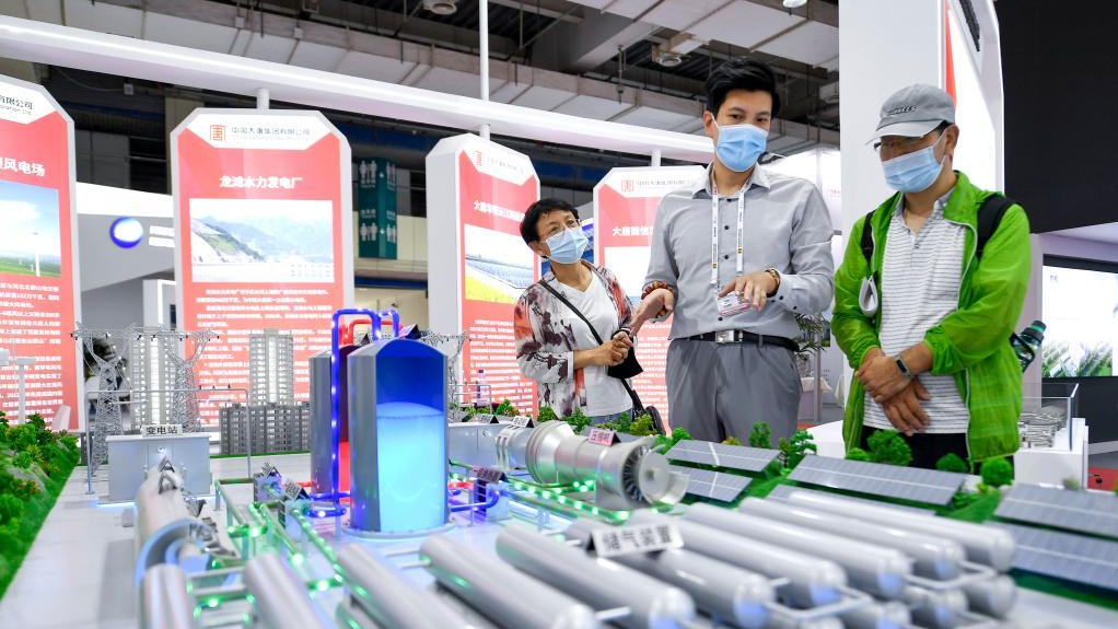 Energy equipment displayed at the clean energy and new materials exhibition area during the fifth China-Arab States Expo in Yinchuan, northwest China's Ningxia Hui Autonomous Region, August 22, 2021. /Xinhua