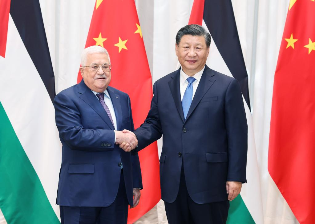Chinese President Xi Jinping meets with Palestinian President Mahmoud Abbas in Riyadh, Saudi Arabia, December 8, 2022. /Xinhua