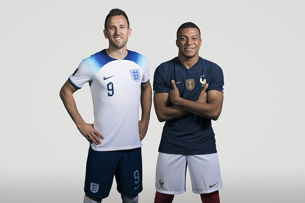 Harry Kane (L) of England and Kylian Mbappe of France pose for a portrait for the FIFA World Cup in Qatar. The two teams will play each other in the quarterfinals at Al Bayt Stadium in Qatar, December 10, 2022. /CFP