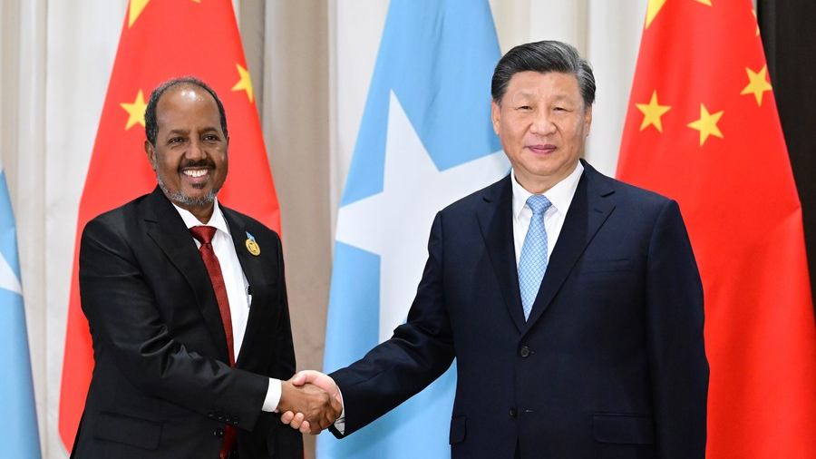 Chinese President Xi Jinping meets with Somali President Hassan Sheikh Mohamud in Riyadh, Saudi Arabia, December 9, 2022. /Xinhua
