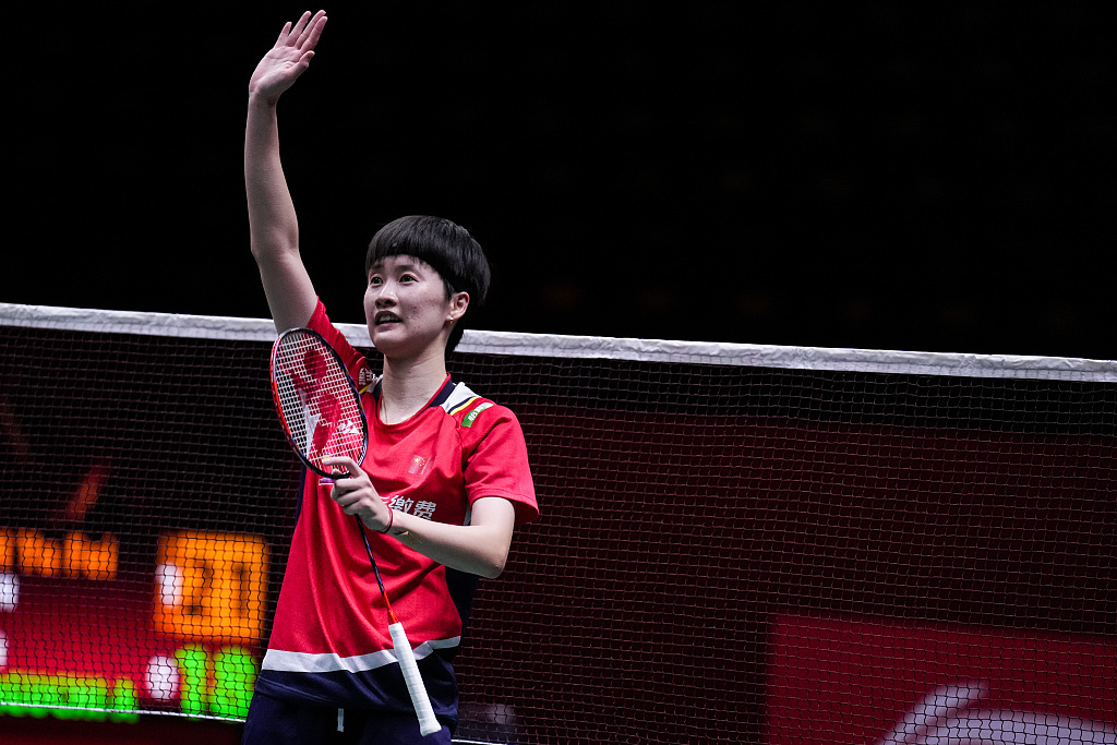 Chen Yufei of China waves to the audience after winning the match against Akane Yamaguchi of Japan (not pictured) during the BWF World Tour Finals in Bangkok, Thailand, December 8, 2022. /CFP