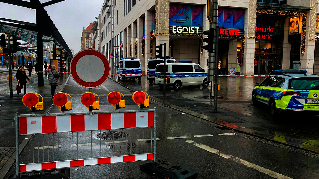 Police cordon off the Altmarktgalerie shopping center after a hostage situation in Dresden, Germany, December 10, 2022. /CFP