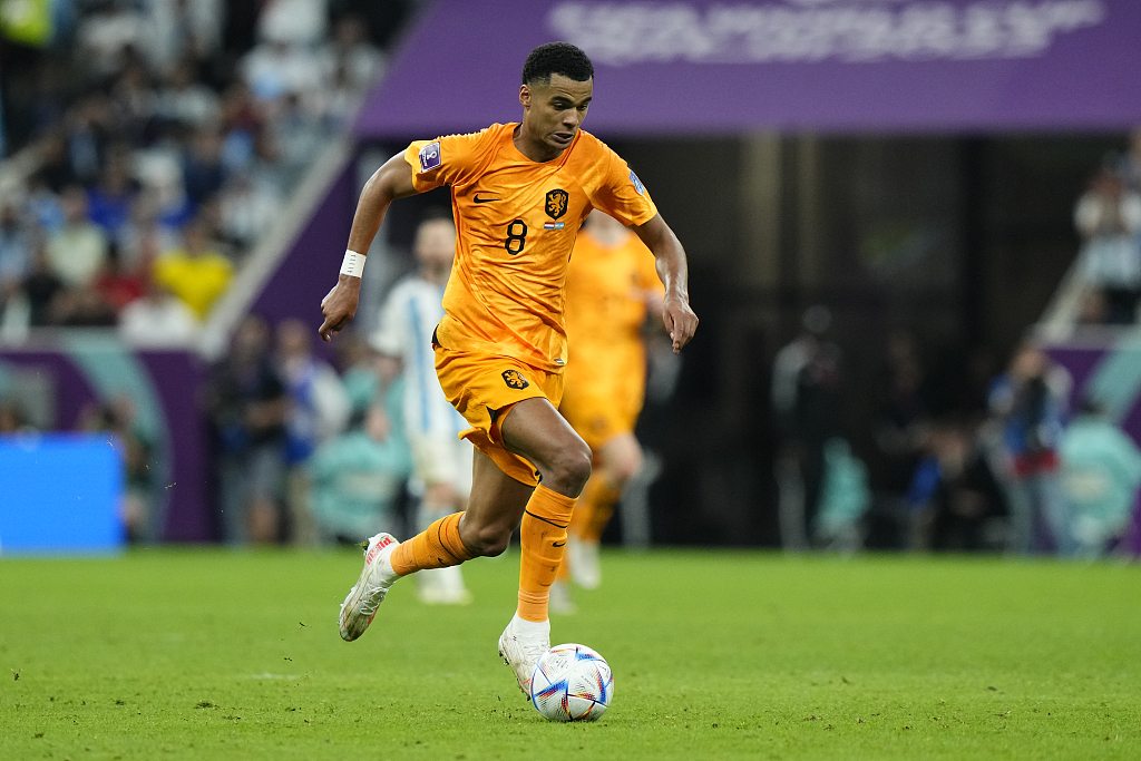 Cody Gakpo of the Nertherlands dribbles in the FIFA World Cup quarterfinala against Argentina at Lusail Stadium in Qatar, December 9, 2022. /CFP