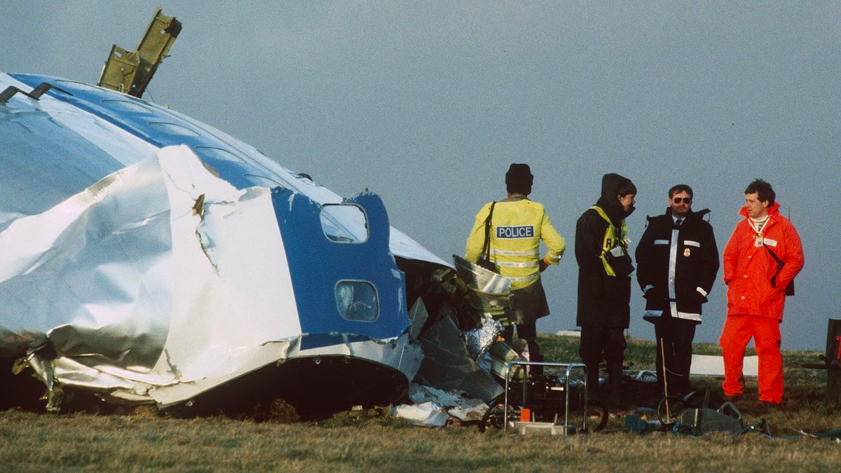 File photo: Scottish crash investigators at the site of the Lockerbie Pan Am flight 103 bombing in 1988. /Reuters