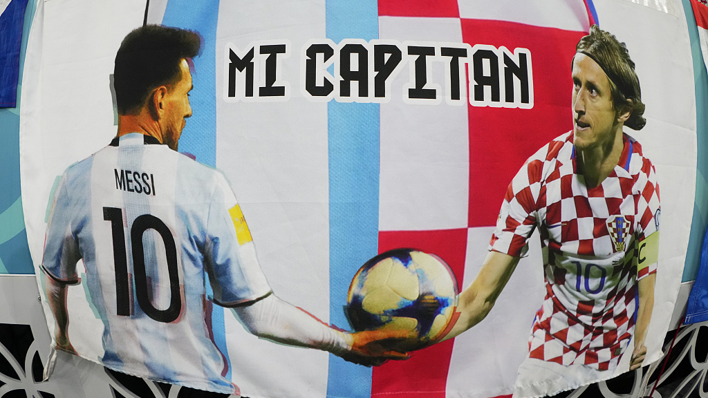 CGTN Sports Talk: Who will exit World Cup first, Messi or Modric?