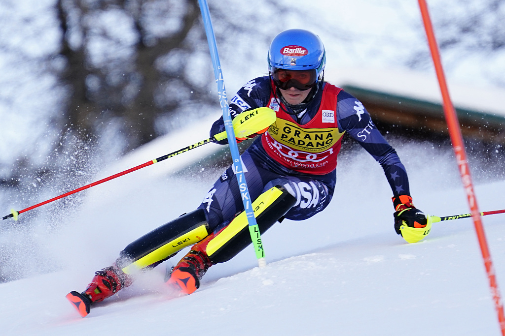 Mikaela Shiffrin of the United States on course during women's slalom at the FIS Alpine Ski World Cup in Sestriere, Italy, December 11, 2022. /CFP