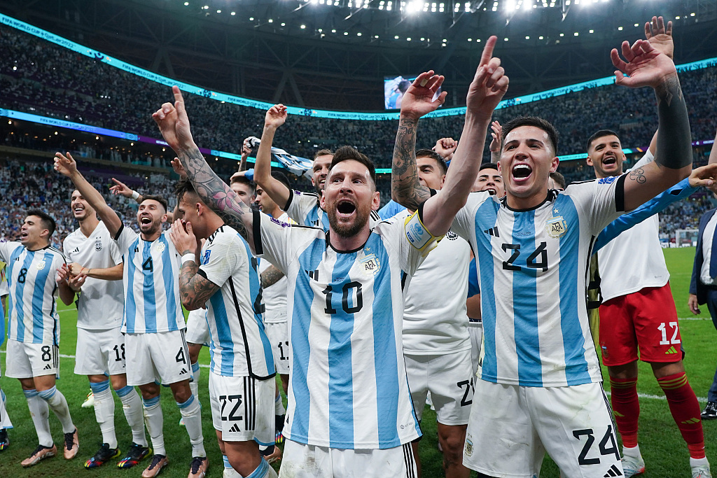 Lionel Messi (#10) of Argentina and his teammates celebrate after winning the FIFA World Cup Qatar 2022 quarter-final match against the Netherlands in Lusail City, Qatar, December 9, 2022. /CFP