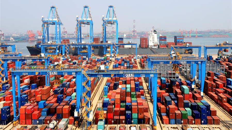 An automatic container dock in Qingdao, east China's Shandong Province. /Xinhua